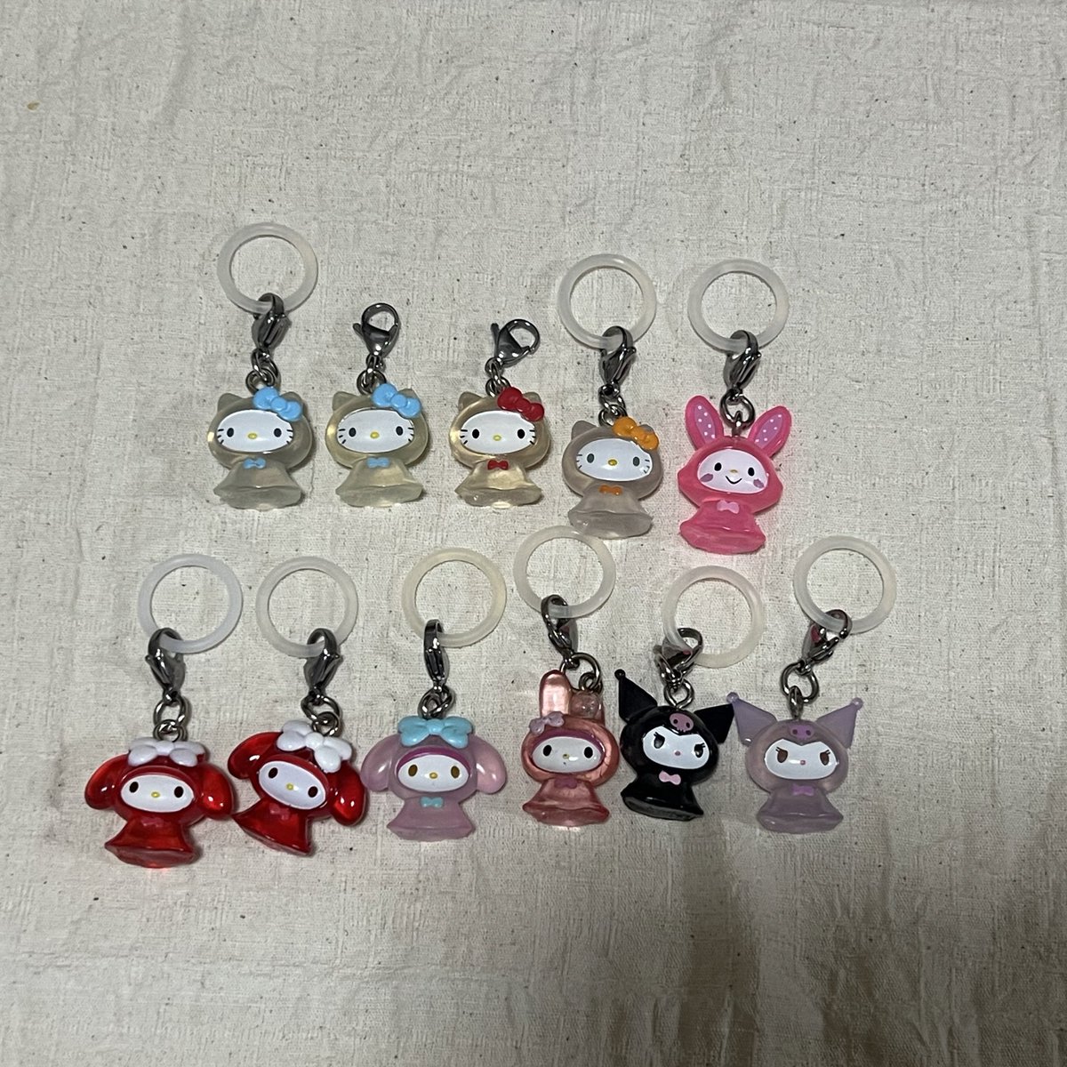 nico_monyo's tweet photo. めじるしアクセサリー ボンドロ うるちゅる プチドロ 交換

譲 ▶︎ 画像のもの

求 ▶︎ めじるしアクセサリー ヒスミニ シュガーバニーズ

ボンドロ うるちゅる プチドロ 
ディズニー最優先👑 >> サンリオ その他

レート考慮のないお声がけは♡のみ https://t.co/d7d3mYiNbM