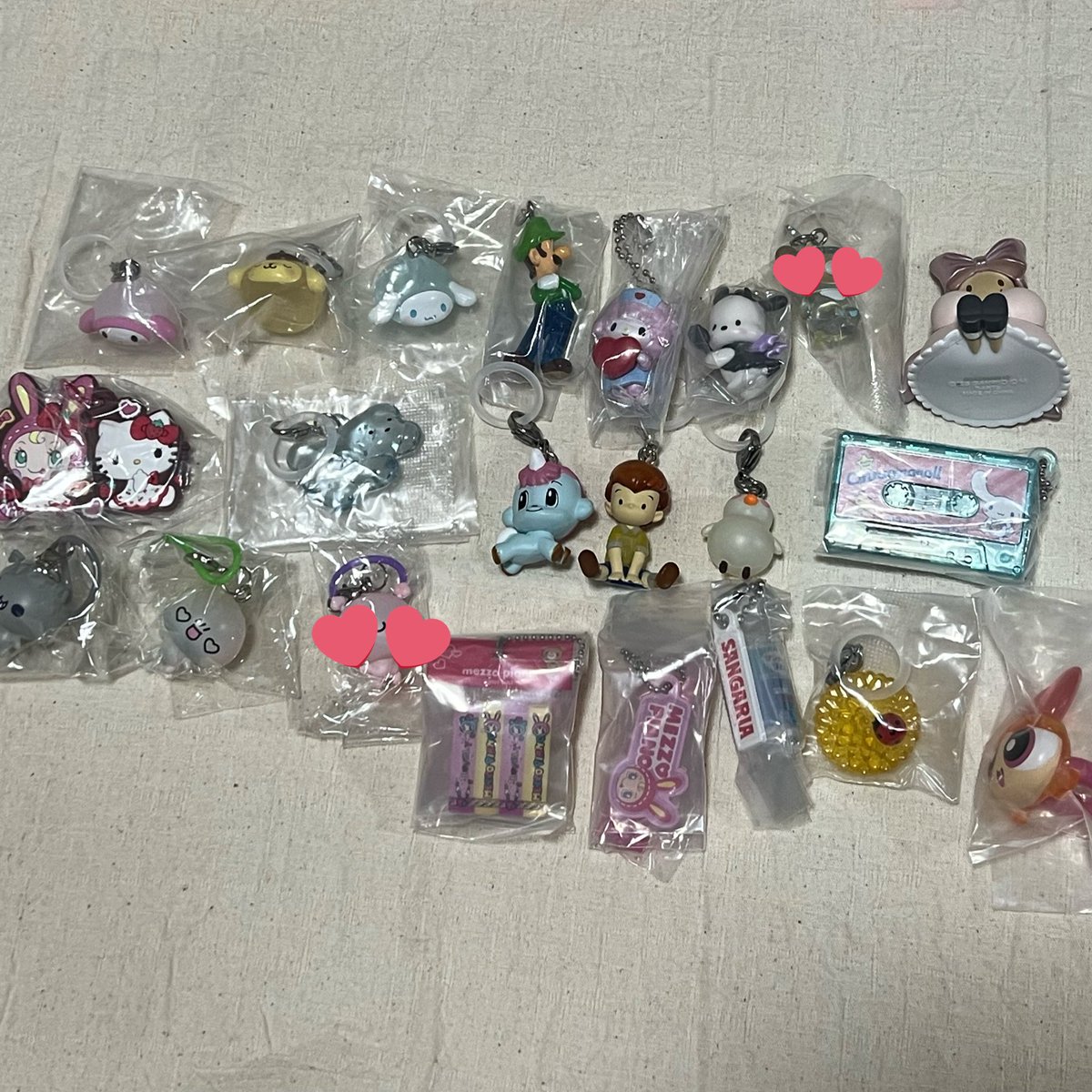 nico_monyo's tweet photo. めじるしアクセサリー ボンドロ うるちゅる プチドロ 交換

譲 ▶︎ 画像のもの

求 ▶︎ めじるしアクセサリー ヒスミニ シュガーバニーズ

ボンドロ うるちゅる プチドロ 
ディズニー最優先👑 >> サンリオ その他

レート考慮のないお声がけは♡のみ https://t.co/d7d3mYiNbM