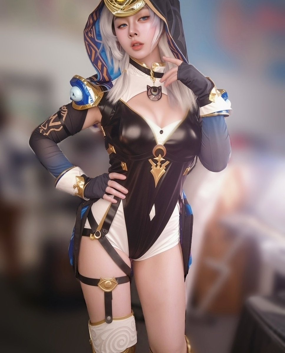 foglantau's tweet photo. 什么叫猫猫会乖乖蹲下来给你口交？
#Cosplay #HonkaiStarRail #cipher https://t.co/Sc8gKjZn8F
