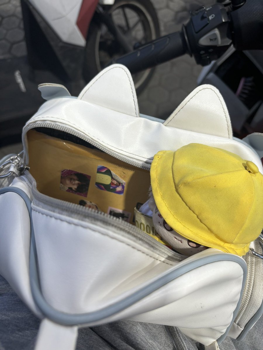 ᥬᩤ 𝑃𝑟𝑒𝑡𝑡𝑦 tweet media