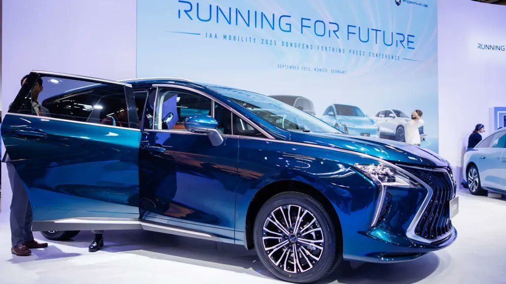 NOS Mirror tweet media