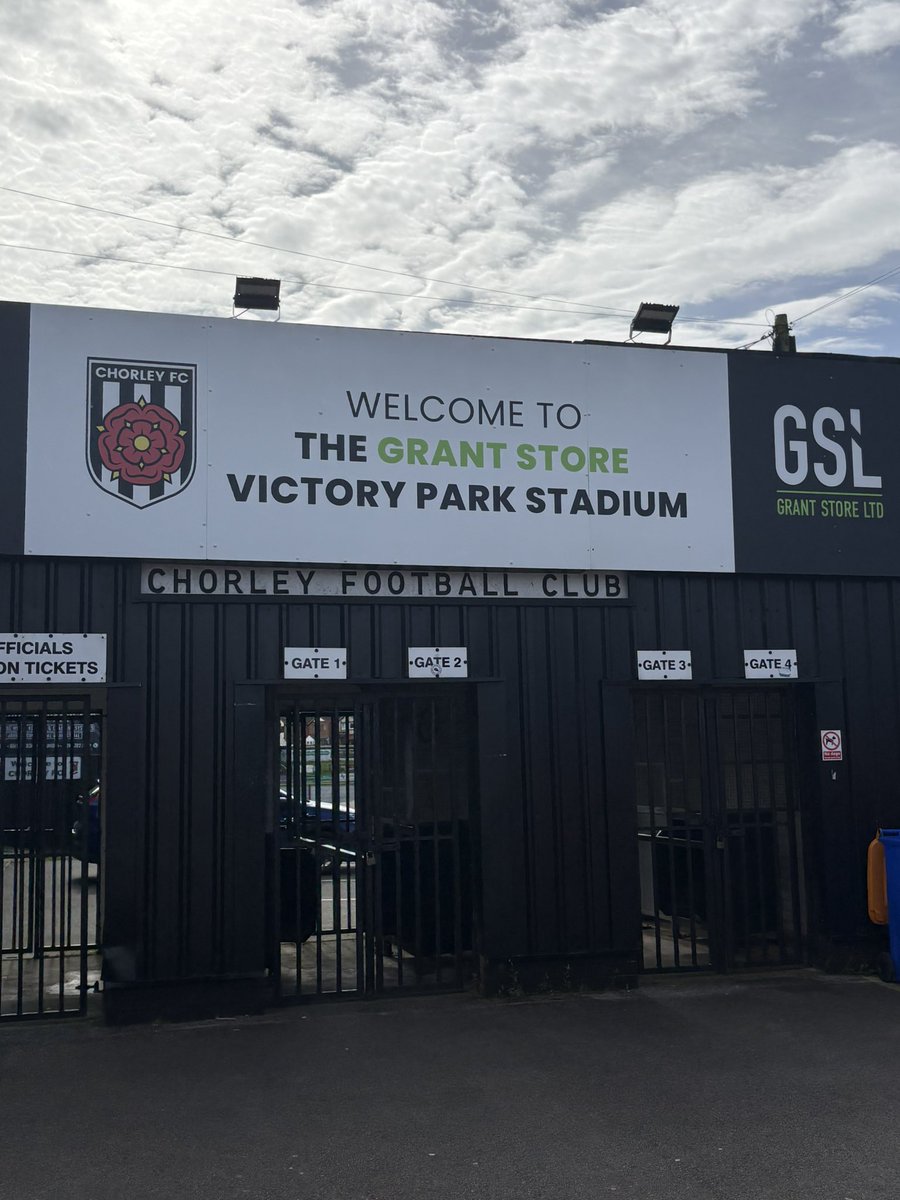 tracy newbold 𓅪 💙🤍 tweet media