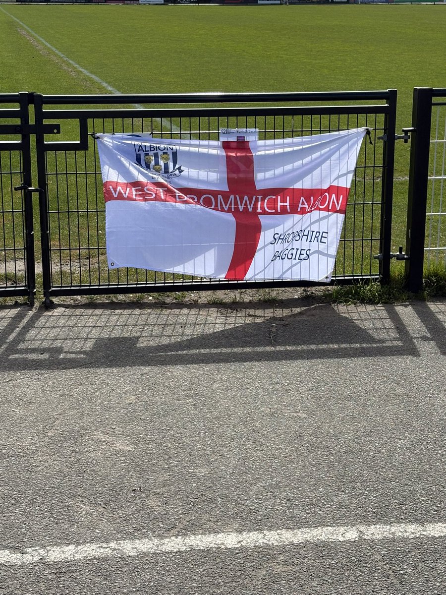 tracy newbold 𓅪 💙🤍 tweet media