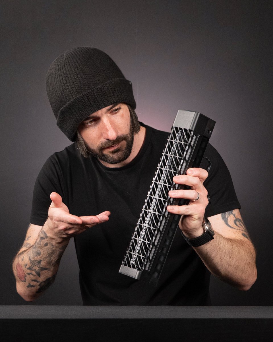 mr_matt_lee's tweet image. Could this be the future of PC cooling!? 👀 TRYX recently launched the Flova F50, a fabric shrouded ATX case hiding a ‘Crossflow’ fan inside. Where unique airflow meets quirky design, this one hits different. Watch the vid 👉 youtu.be/7N8rNNaf2_Y

@tryxglobal #pcbuild #gaming