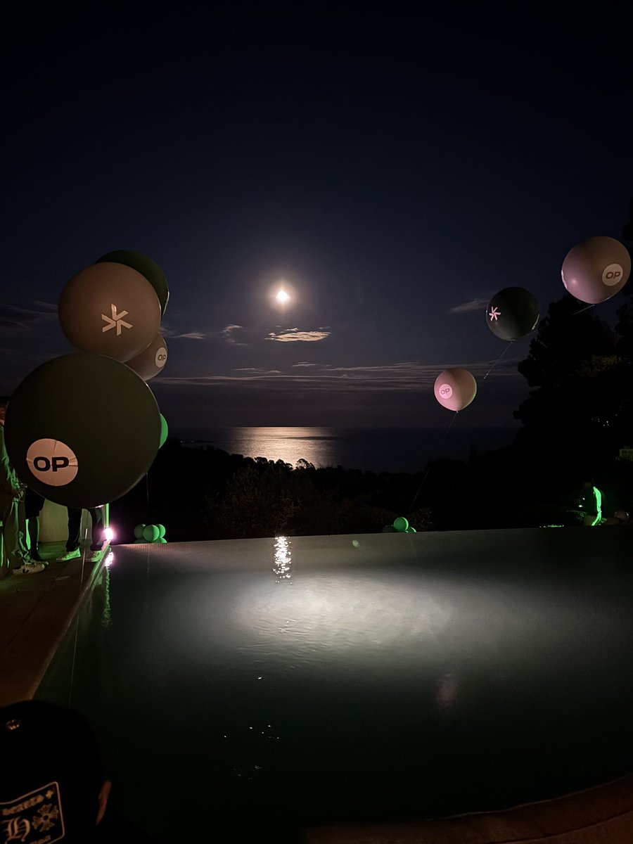 M3anless tweet media