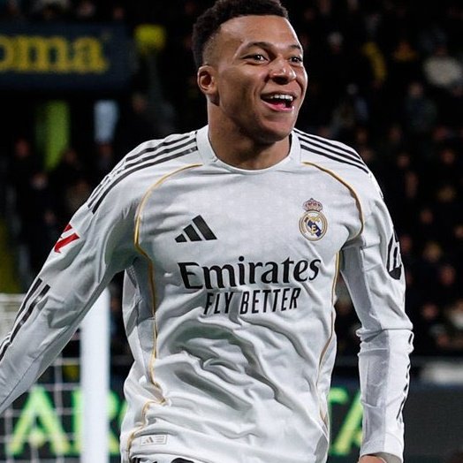 سُـ ومَا💛 tweet media