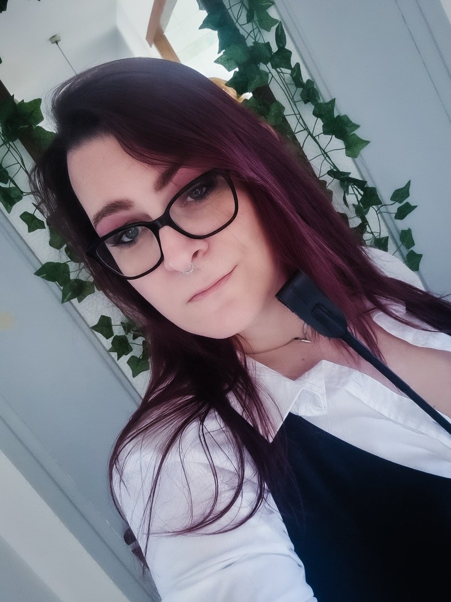 Yrys Lyss tweet media