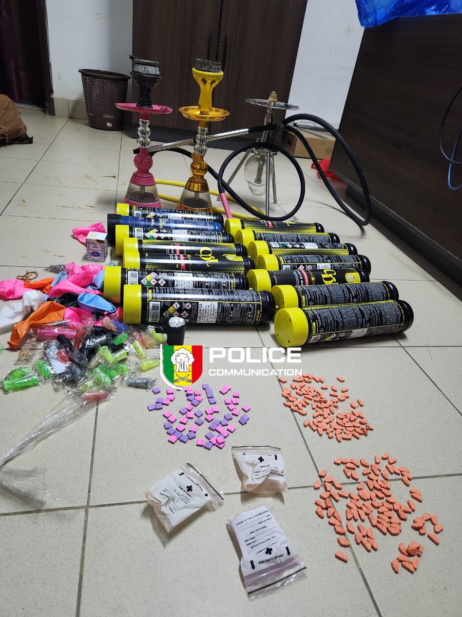 PoliceNationSN's tweet image. BRS Dakar/OCRTIS ! 
Démantèlement d’un réseau de trafic entre Ouest-Foire et Ouakam.
Bilan : 3 interpellations (dont la tête du réseau) ; Cocaïne &amp;amp; Haschich +240 comprimés d'Ecstasy (TikTok) ; 14 bonbonnes de protoxyde d'azote &amp;amp; 1 véhicule saisi.
#Stups #Proteger #Senegal #ocrtis