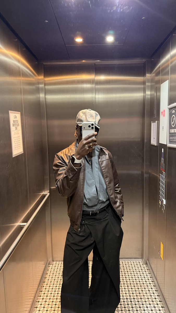 sundayajak's tweet photo. happy monday, wear a good fit today https://t.co/3ZxSj9eZ5O