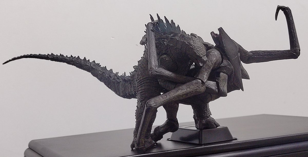 FigureLog_X's tweet photo. EXQUISITE BASIC Series Godzilla(2014)
&amp;MUTO(Female)

Photo by: 乐逍遥OXB（https://t.co/DSOyJ0G5QQ） https://t.co/XTqrtaCZ7m