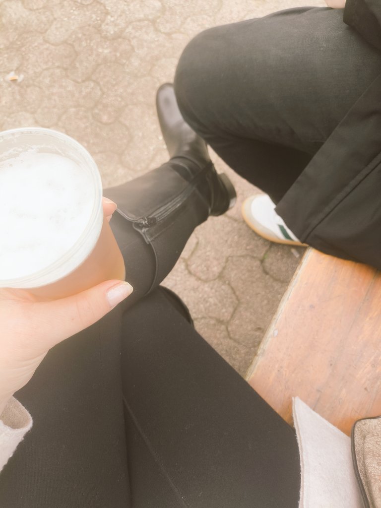 Alphacouple2022 tweet media