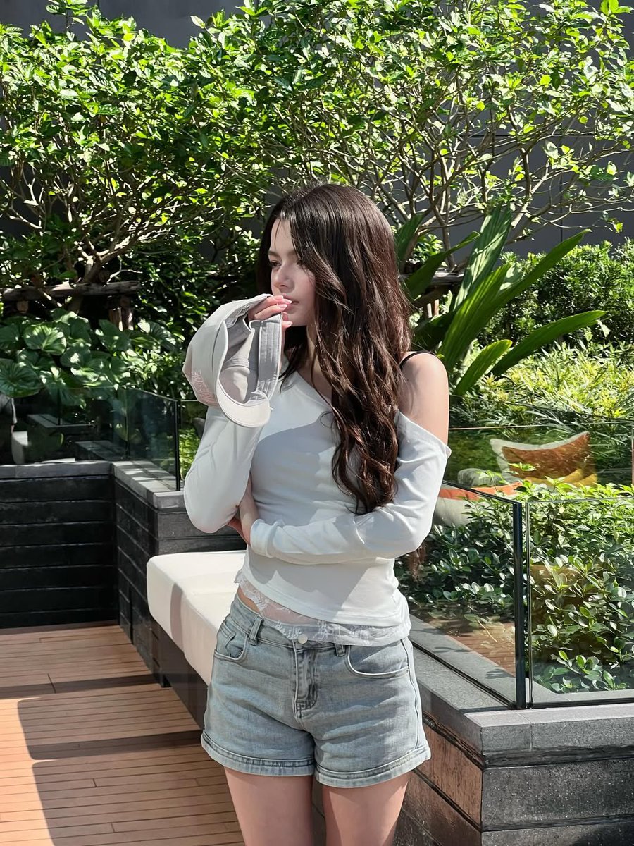 becbecbecbecbecbecbecbec ⚡️🤍 tweet media