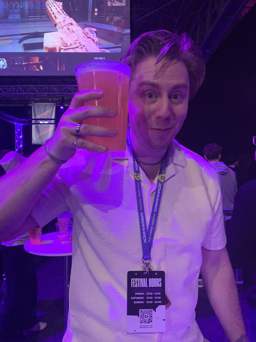 RedMxrcy 🔜Twitchcon EU tweet media