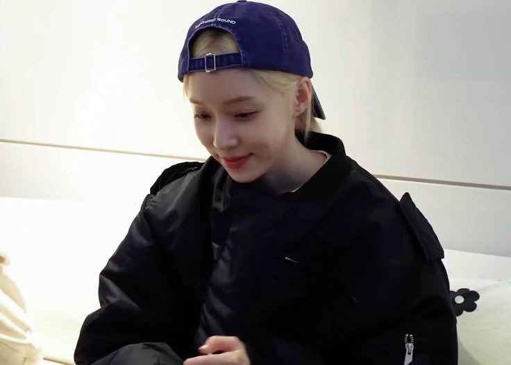 𝐂𝗂𝖼𝗂 𝐌𝗂𝗇𝖾𝗋𝗏𝖺. tweet media