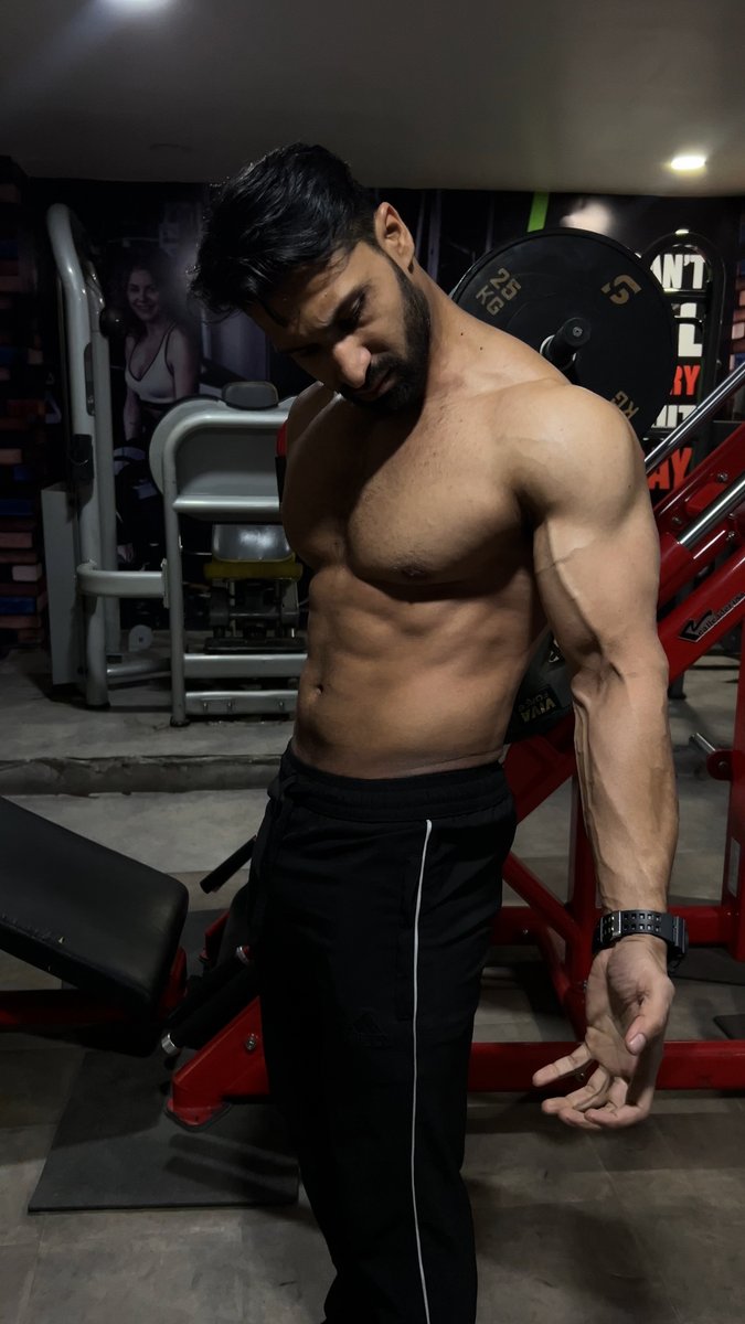 Vfitnow's tweet photo. Is This Natural Physique ? #gym https://t.co/VAgRV9KFLL