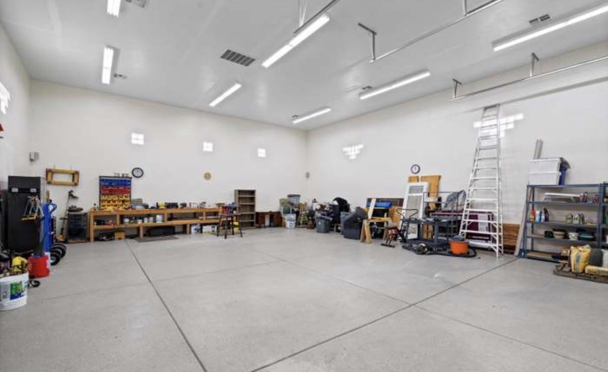 ThatLineGuySky tweet media