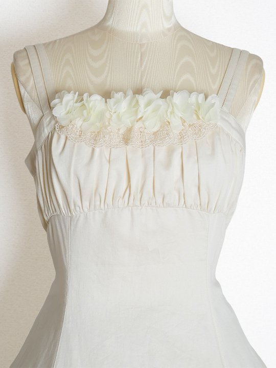 Victorian maiden tweet media