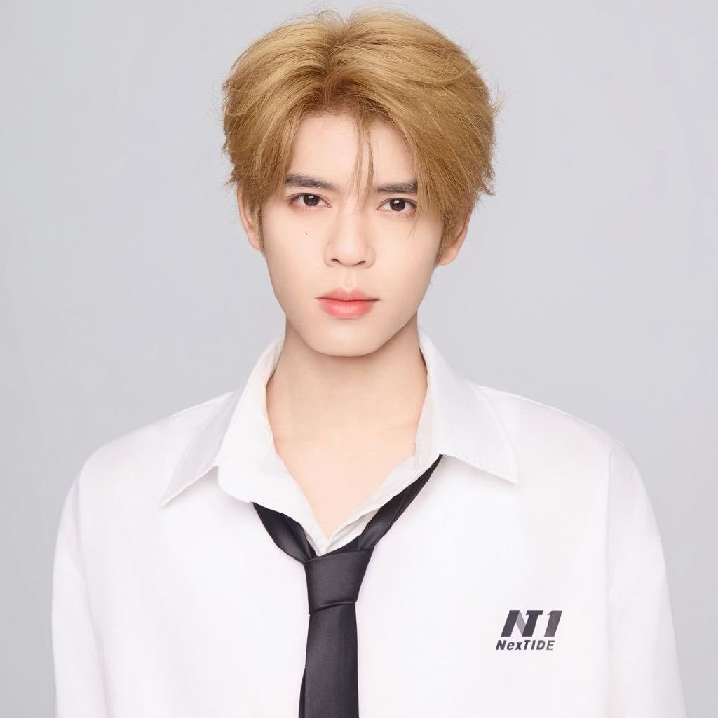 One year later, look how far we’ve come. Hope we never stop growing together.🐉🩵

NT1 1ST ANNIVERSARY
#Happy1yearNexT1DE
#NexT1DE #NexT1DE_DORN #DORN