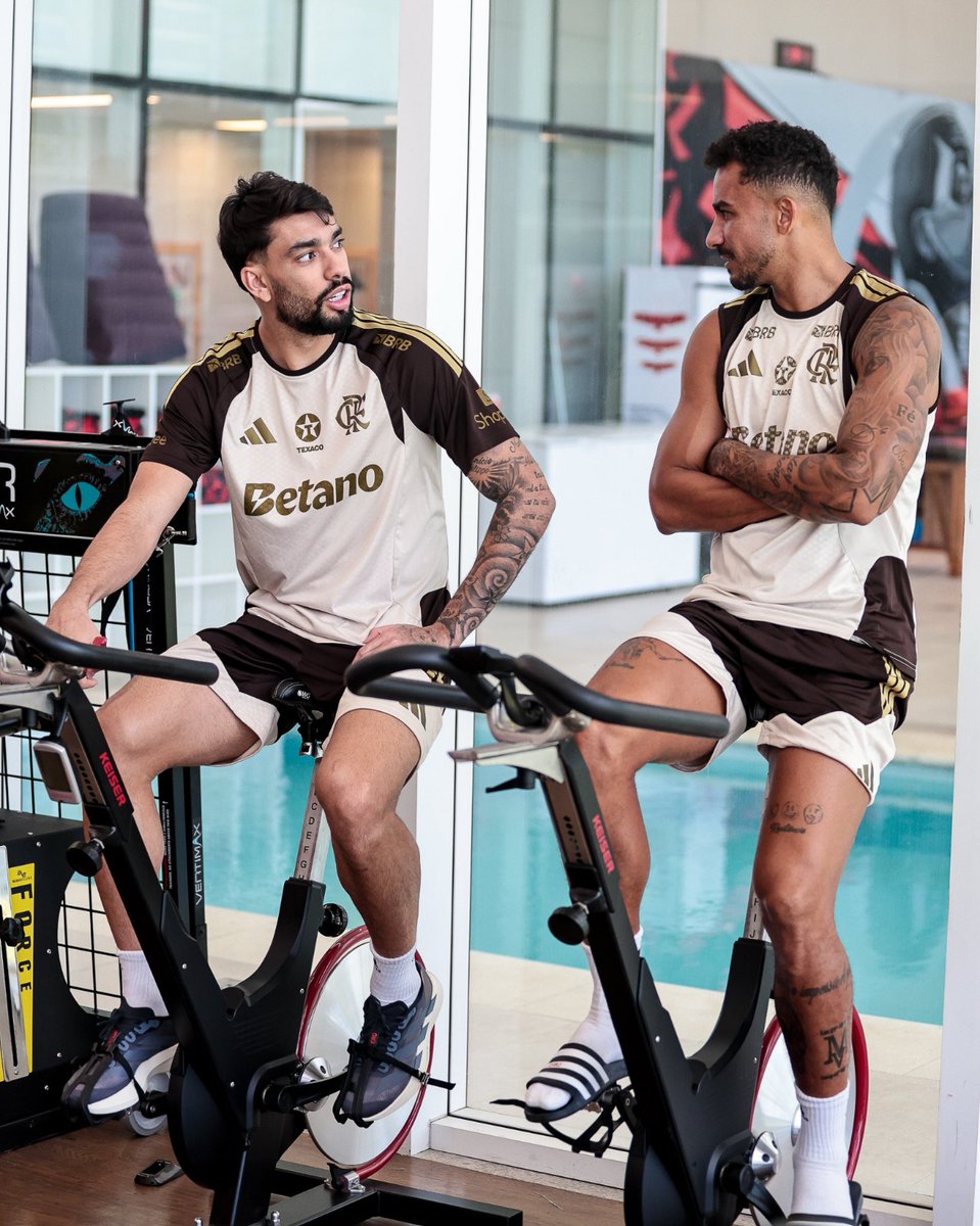 RaFla Mello tweet media