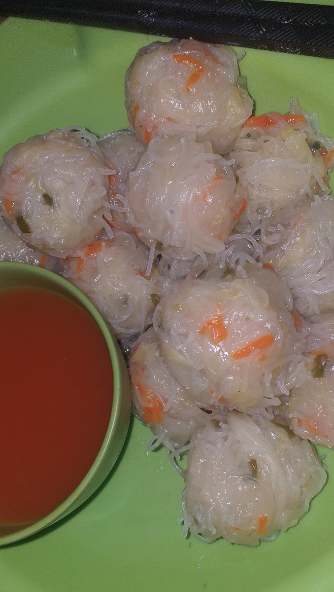 Iseng recook resep dari tt, enak juga ternyata. Walaupun bentukannya yg hmm