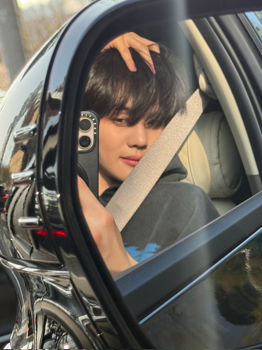 Mirror selfies in the car during the ride, hair kinda messy but the sunkiss light hit nice. Just sitting before i go home and randomly took these photos. Not planned at all but they turned out okay so i post it. :)