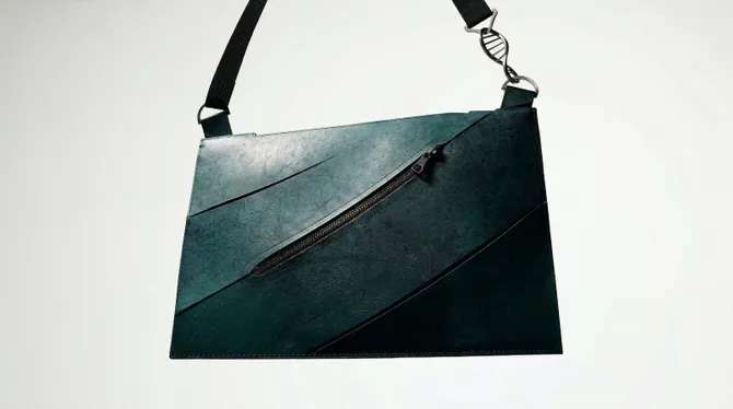 Starting bid: 500,000 British pounds or $663,000.T-Rex handbag, made from lab-grown leather inspired by reconstructed Trex protein sequences, on display at Art Zoo Museum in Amsterdam auction later this year. #handbag #bags #purse #purselove #fashionstyle #fashion #Fashionista