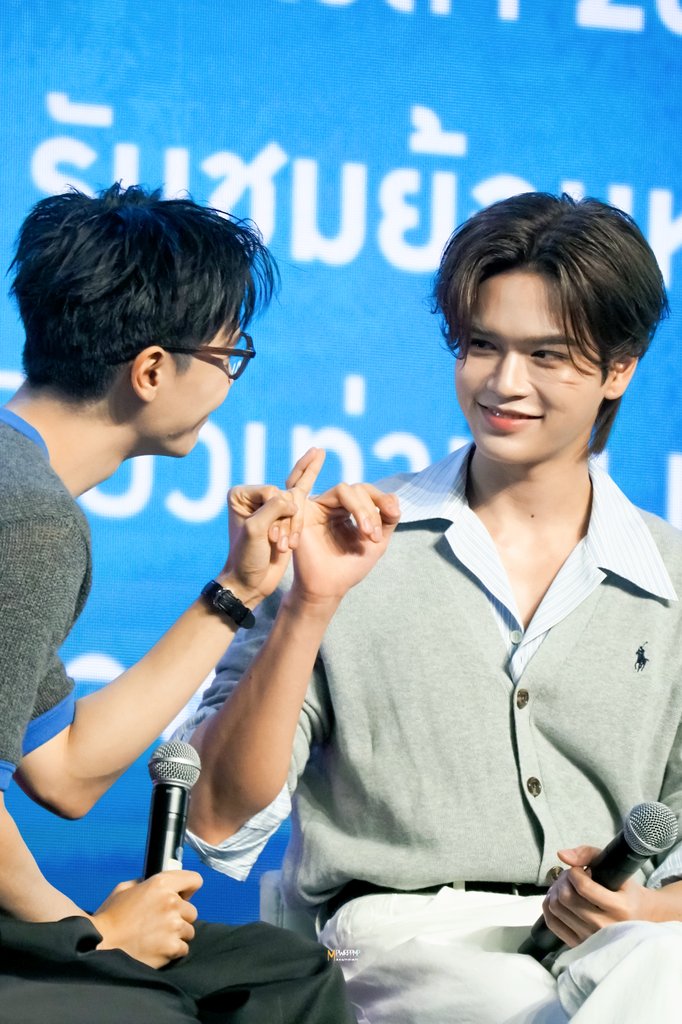 mpwrppmp's tweet image. 06.04.26📸💍 | #memmorimm *~🎀

ขอคืนดีหน่อยน๊าา😍💛💙

#MyRomanceScammerEP10
~° #JuniorMark #จูเนียร์มาร์ค
#junniorrs #markjrtn °~♧