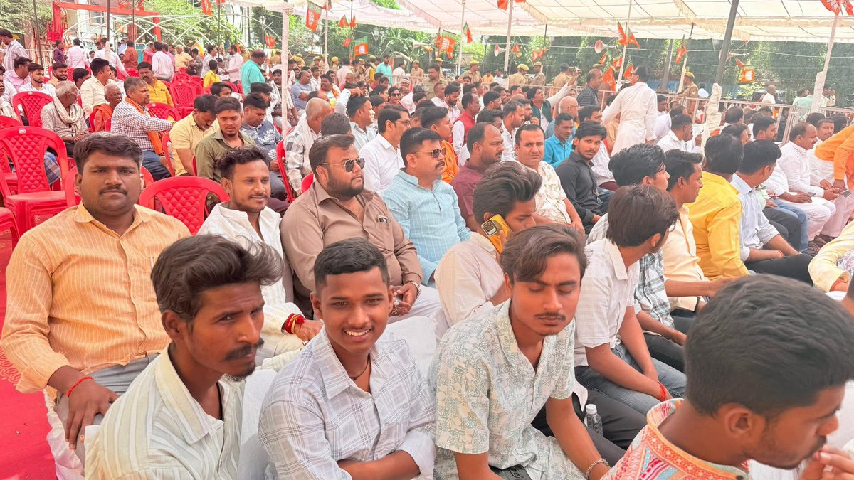 SatyarthMishra's tweet image. भारतीय जनता पार्टी के 47वें स्थापना दिवस के अवसर पर उतर प्रदेश सरकार के यशस्वी मुख्यमंत्री पूज्य योगी आदित्यनाथ जी महाराज का श्रेष्ठ मार्गदर्शन प्राप्त हुआ।

#जय_भाजपा_तय_भाजपा
#INDIAWITHBJP 
@myogiadityanath @BJYM4UP