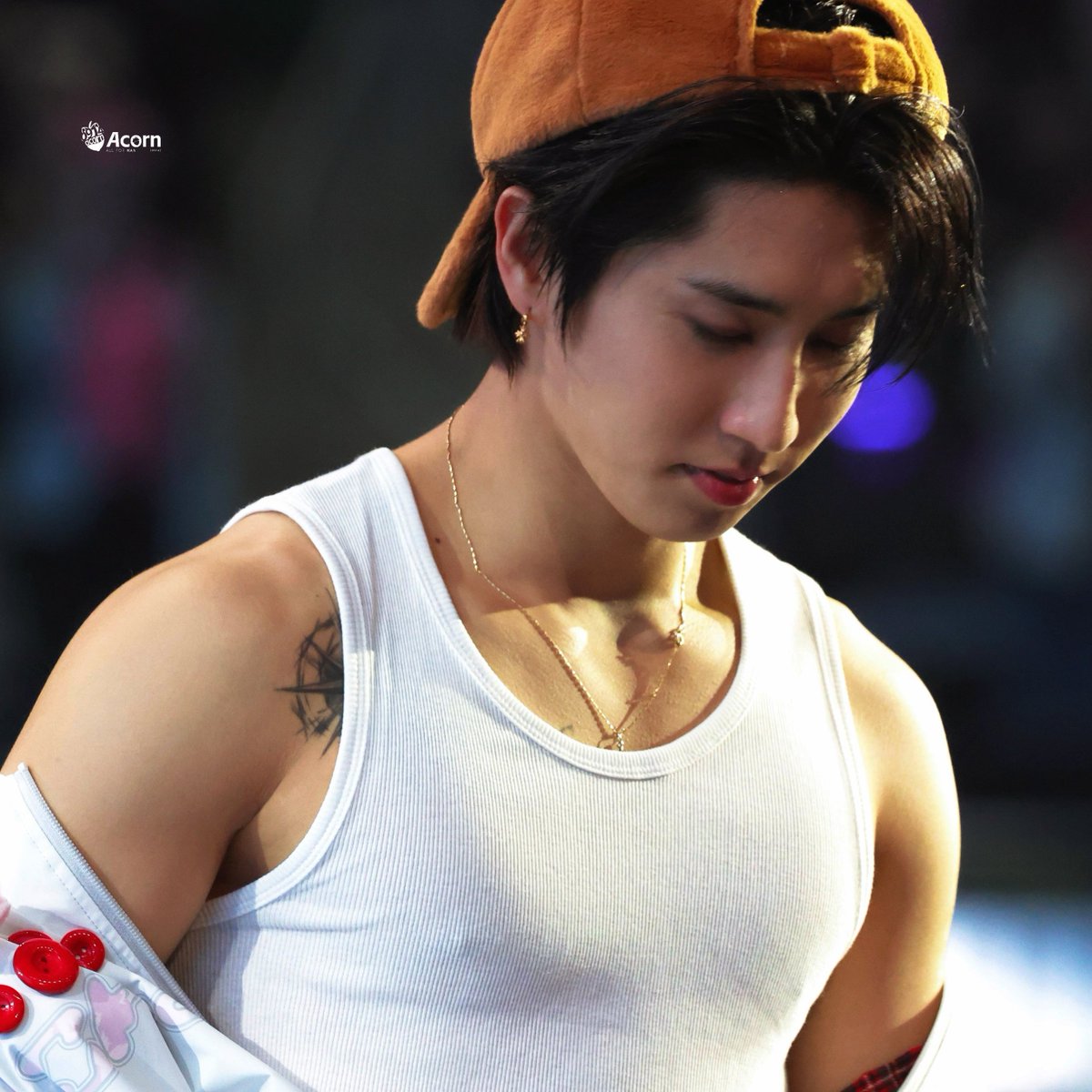 BREASTFEED ME 😭😭😭😭😭😭😭😭😭😭😭