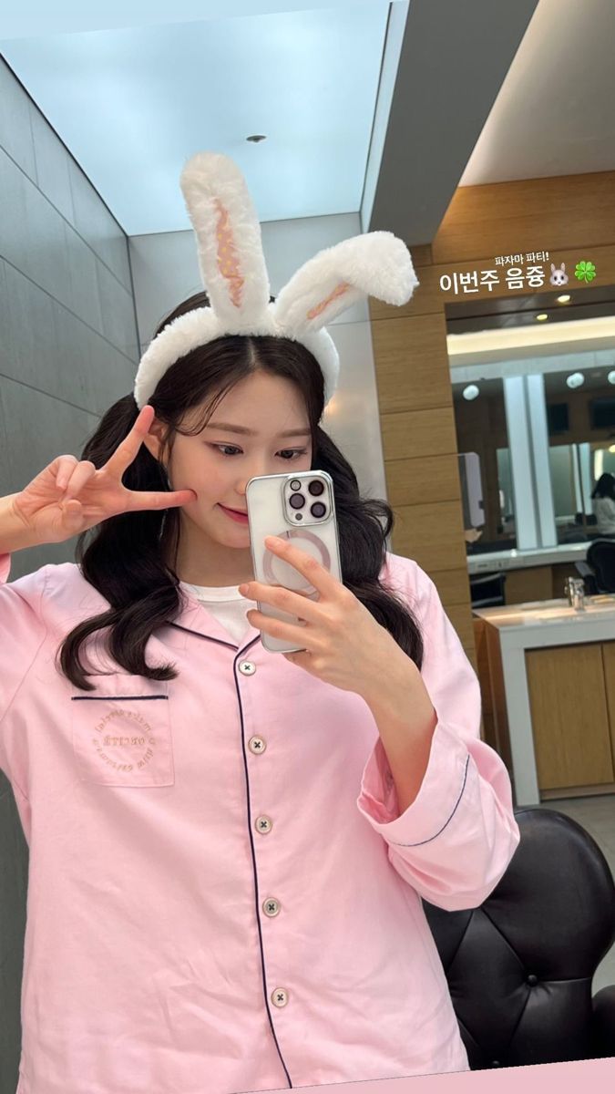 ⓘ 𝗞𝗶𝗺 𝗠𝗶𝗻𝗷𝘂...항상 빛나 ◠‿◠ tweet media