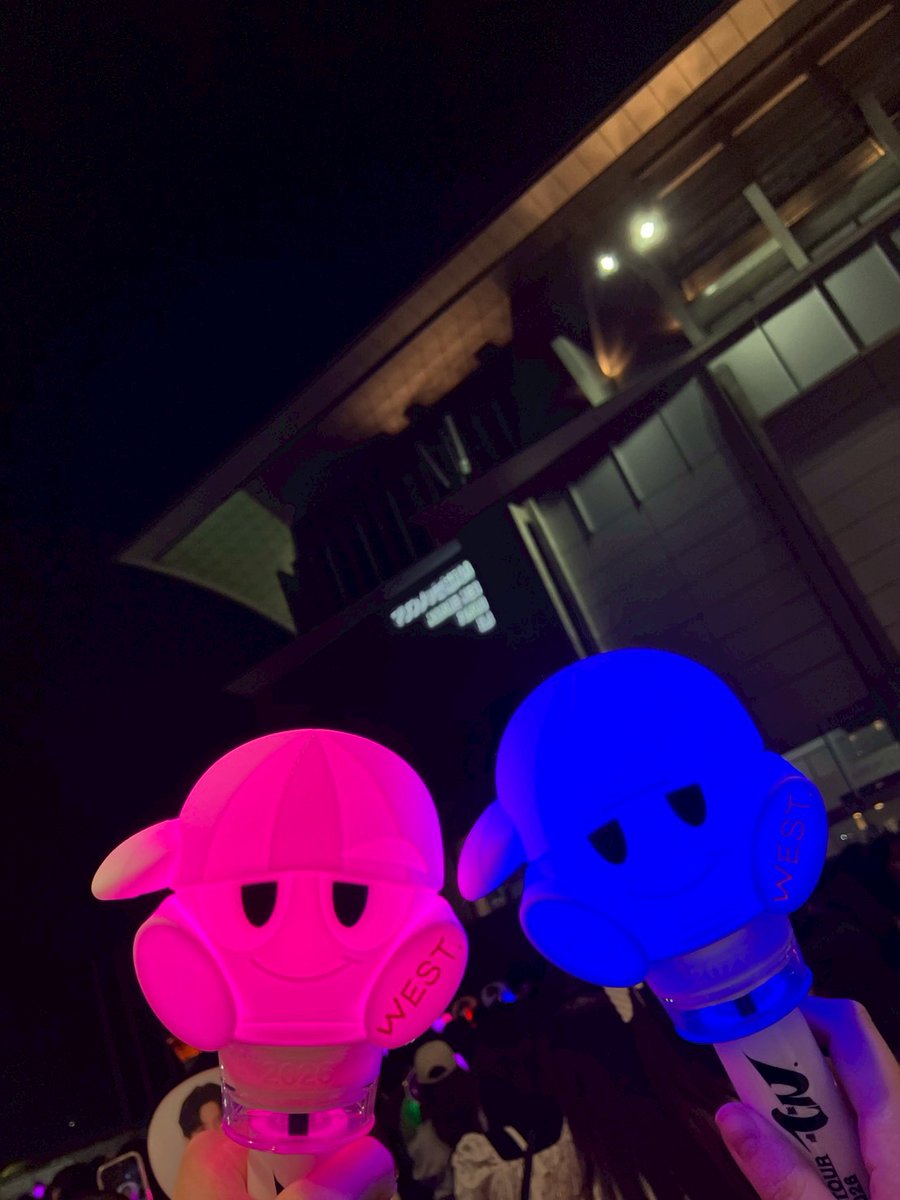 222wst's tweet photo. 福岡たのしかった〜！ありがとうございました！ https://t.co/vcXRQO5epF