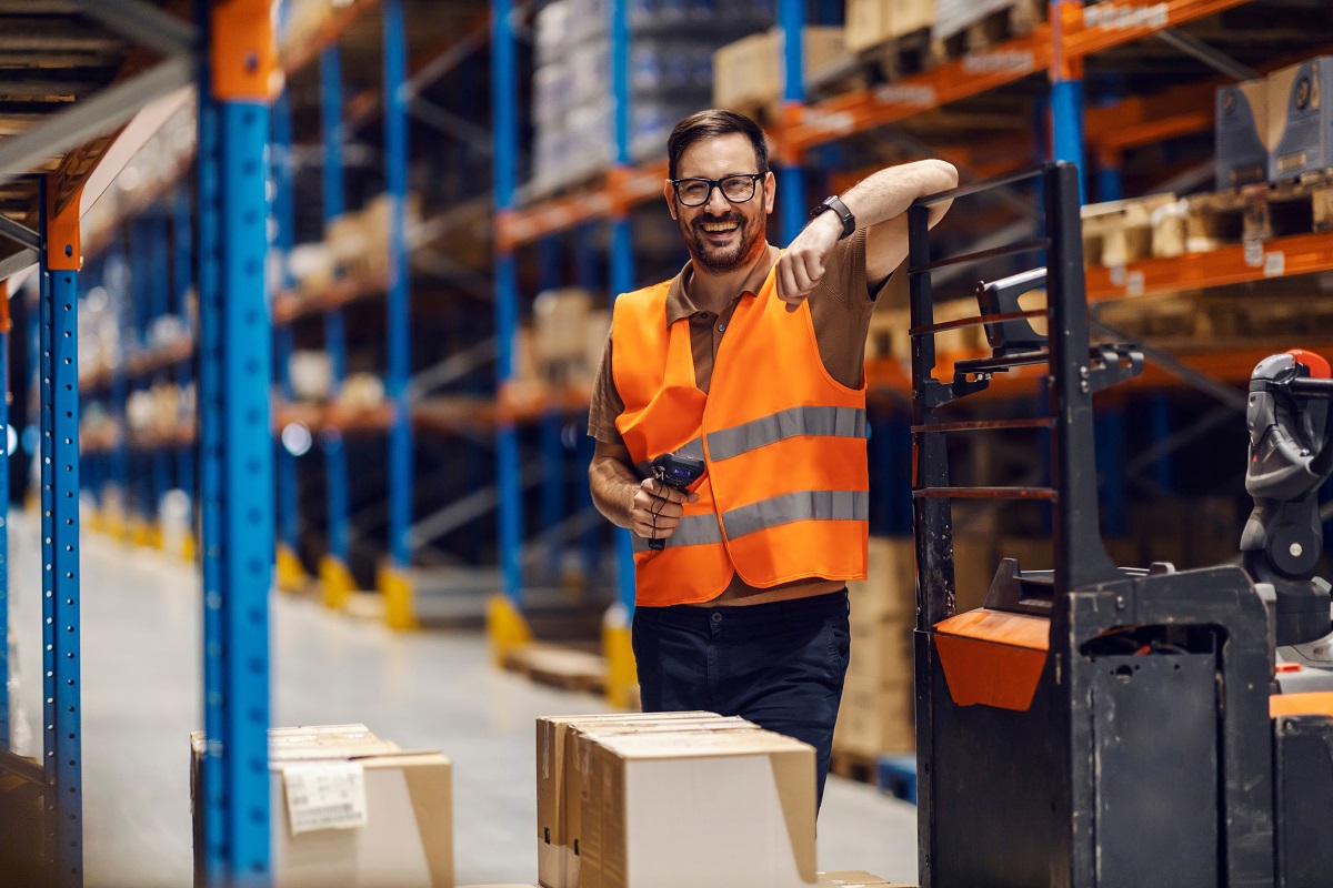 JCPinEssex's tweet image. There are a variety of roles available in #Warehousing including Order Picker, Production Worker and Warehouse Manager 

Find out more about working in Warehousing here: ow.ly/HBKh50YBYoM

Search for jobs here: ow.ly/4HPO50YBYoN

#WarehouseJobs