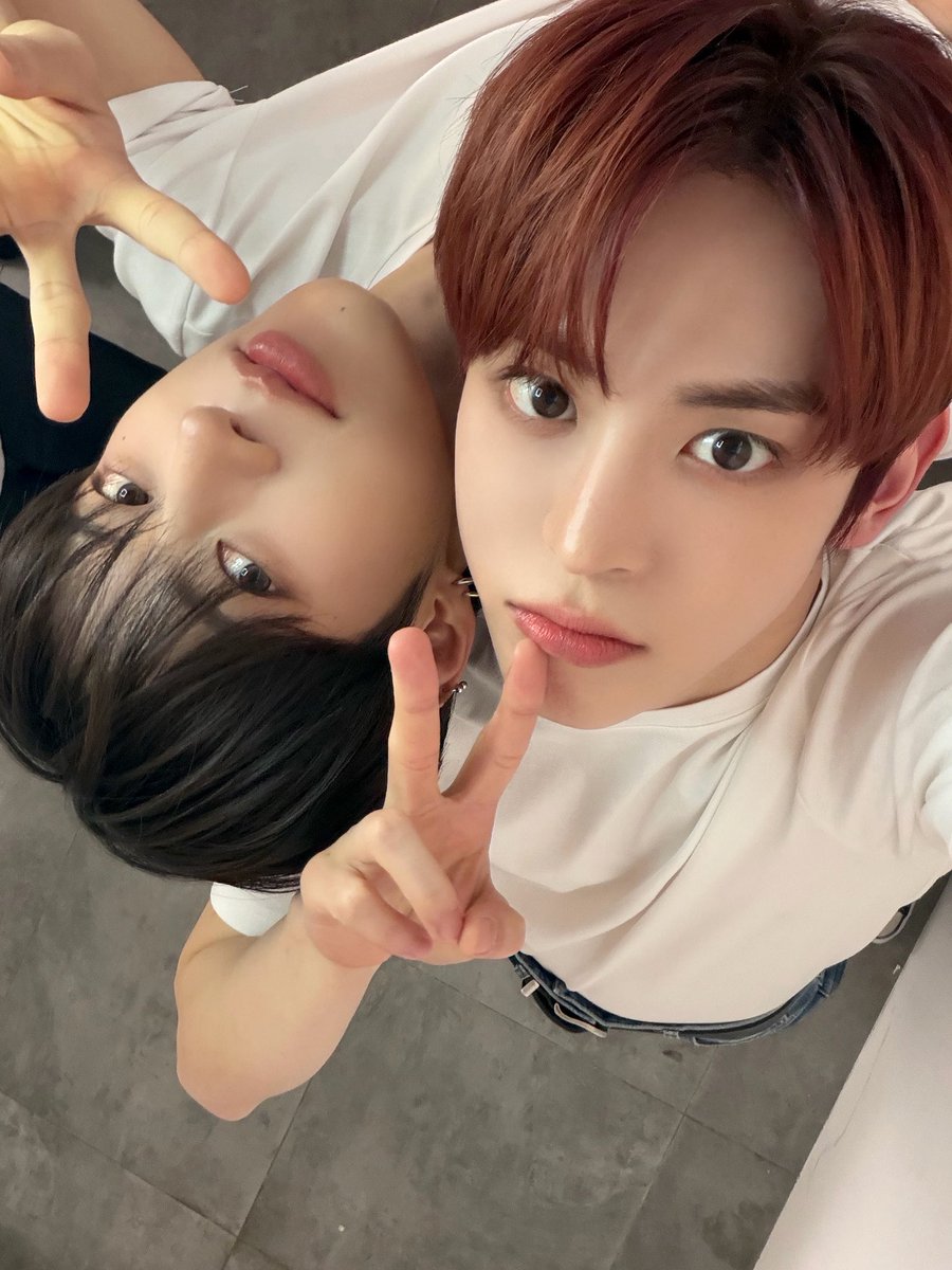 NOWZ·나우즈 tweet media