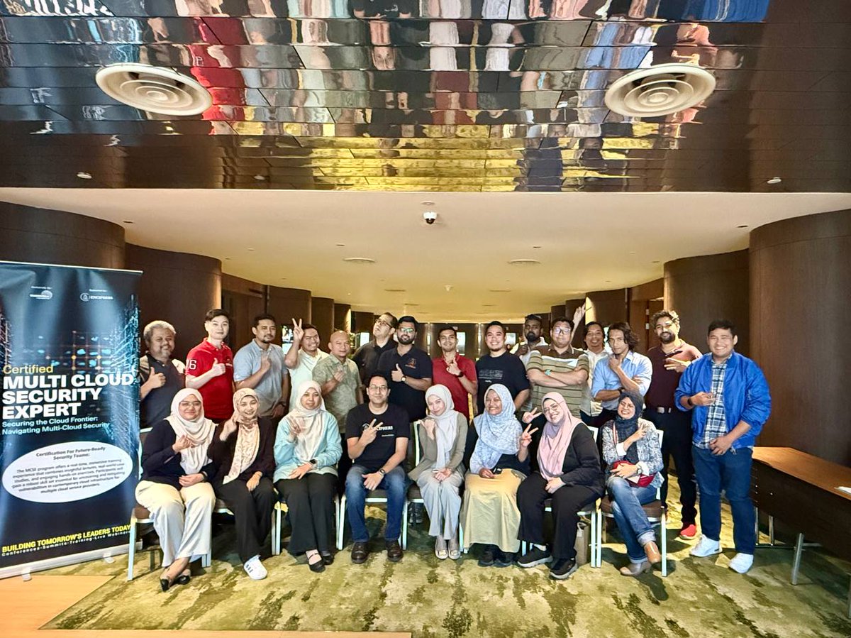 csa2o25's tweet photo. The 𝐌𝐮𝐥𝐭𝐢-𝐂𝐥𝐨𝐮𝐝 𝐒𝐞𝐜𝐮𝐫𝐢𝐭𝐲 𝐄𝐱𝐩𝐞𝐫𝐭 𝐂𝐞𝐫𝐭𝐢𝐟𝐢𝐜𝐚𝐭𝐢𝐨𝐧 is back in Kuala Lumpur. Book your Spot!

 📅 22-24 April 2026 
📍 Parkroyal Collection Kuala Lumpur
📧 𝐟𝐚𝐳𝐢𝐝𝐚𝐡@𝐭𝐡𝐨𝐦𝐯𝐞𝐥𝐥.𝐜𝐨𝐦 to Register! 
💯 100% 𝐇𝐑𝐃𝐂 𝐂𝐥𝐚𝐢𝐦𝐚𝐛𝐥𝐞 https://t.co/P3Dwl63Cg7