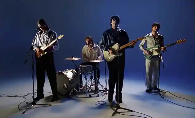 Indie-pop se denomina este estilo musical en el que RIKAS ha versionado el tema de ELECTRIC LIGHT ORCHESTRA «LAST TRAIN TO LONDON». Una banda alemana afincada en Stuttgart...
Full story: elosp.com
#elosp #elo #electriclightorchestra #jefflynne #jefflynneselo