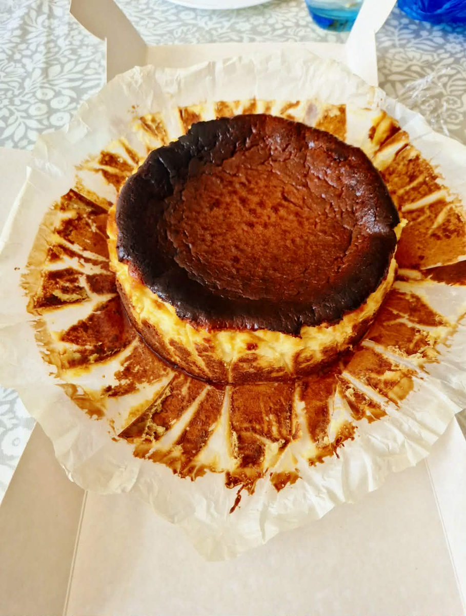 RobertoFerdenzi's tweet image. Easter Sunday lunch with dad, my brother Luigi, @MFerdenzi66, @srossi72, Sonia's dad &amp;amp; nephew @ferdenzi_alex. 🐣🐰

Btw, the Burnt Basque Cheesecake, which l'd never heard of before, was absolutely amazing! 😋

#EasterSunday