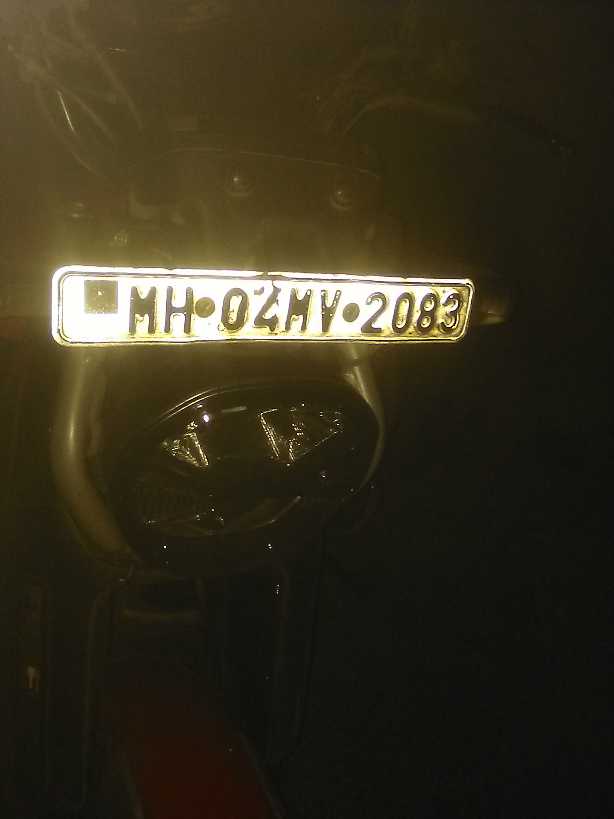 savio_scott's tweet photo. Hi @Navimumpolice @MTPHereToHelp 
Chalan number NVMCM26002848261nis still reflecting against vehicle number MH04MB2083 which belongs to me. While the picture clearly shows the offending vehicle number is MH04MV2083. Need this to be resolved please. Do share next steps if any. https://t.co/QcV6vsE5nw