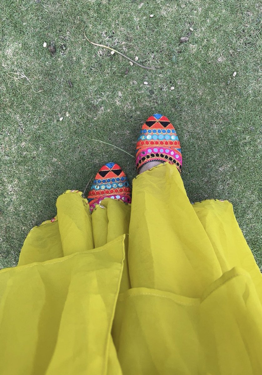 curlytaless_'s tweet photo. 💙💙❤️💚💛🧡🖤
#ColorfulMorning https://t.co/Vbv1KKTtU6