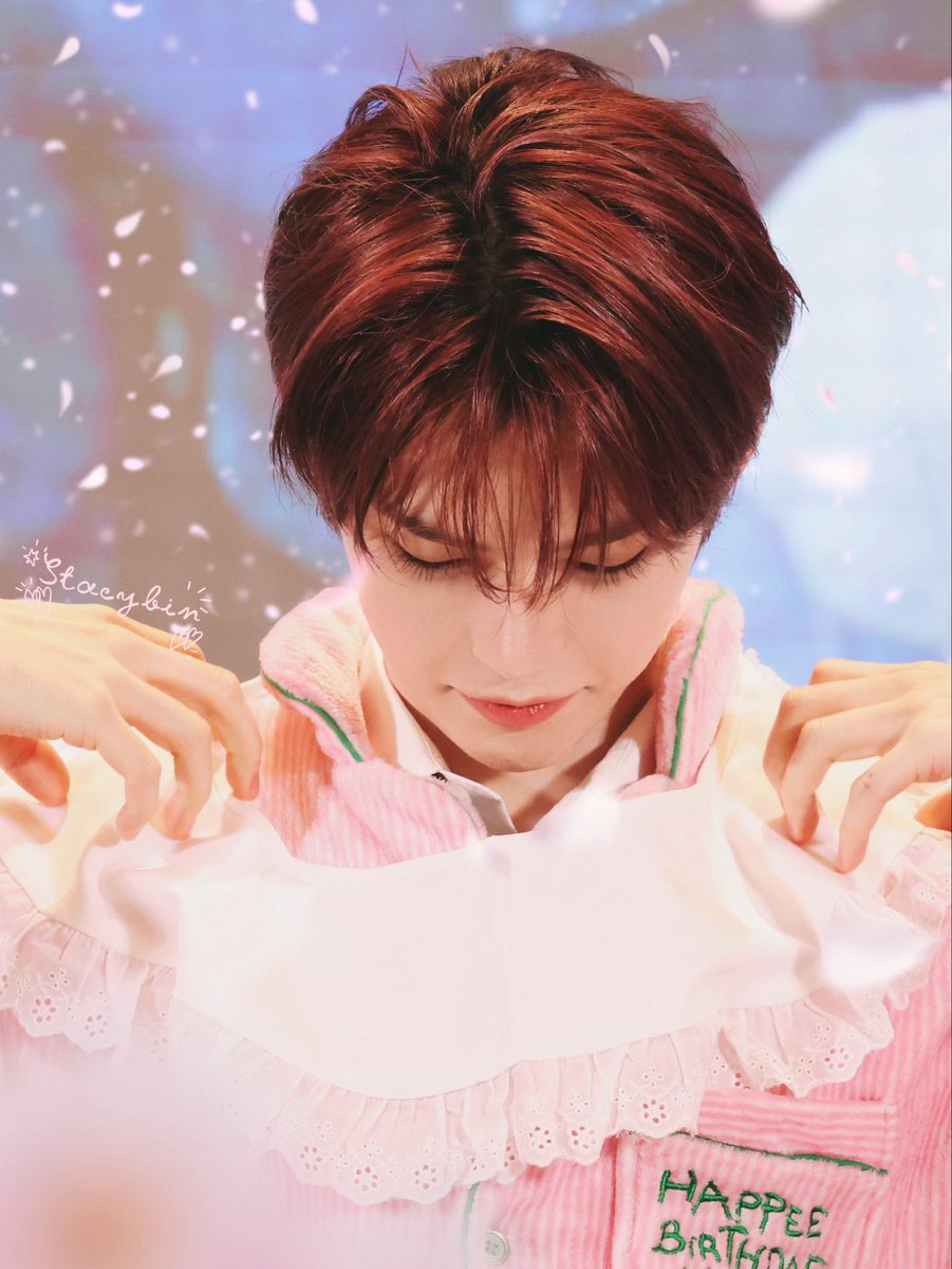 stacybinbin's tweet photo. My baby bin～
Take off your burp cloth。。。

#성한빈 #SUNGHANBIN #ソンハンビン
#제로베이스원 #ZEROBASEONE #ZB1 https://t.co/RqaRft5djQ