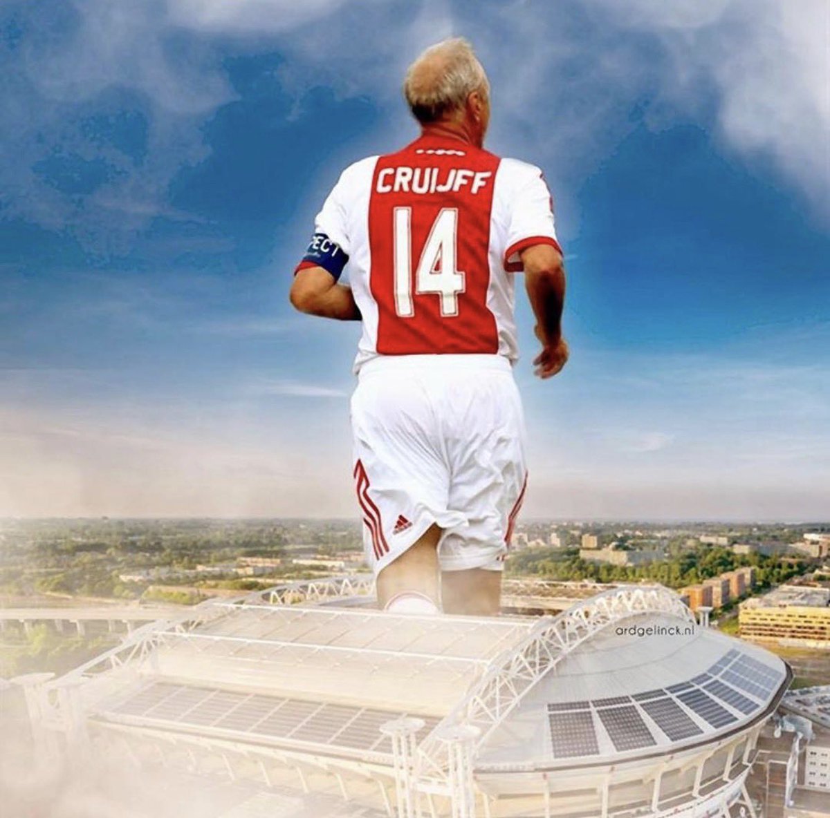 This maar goed dat onze legende #Johan dit niet meer mee maakt, het grote drama #Ajax