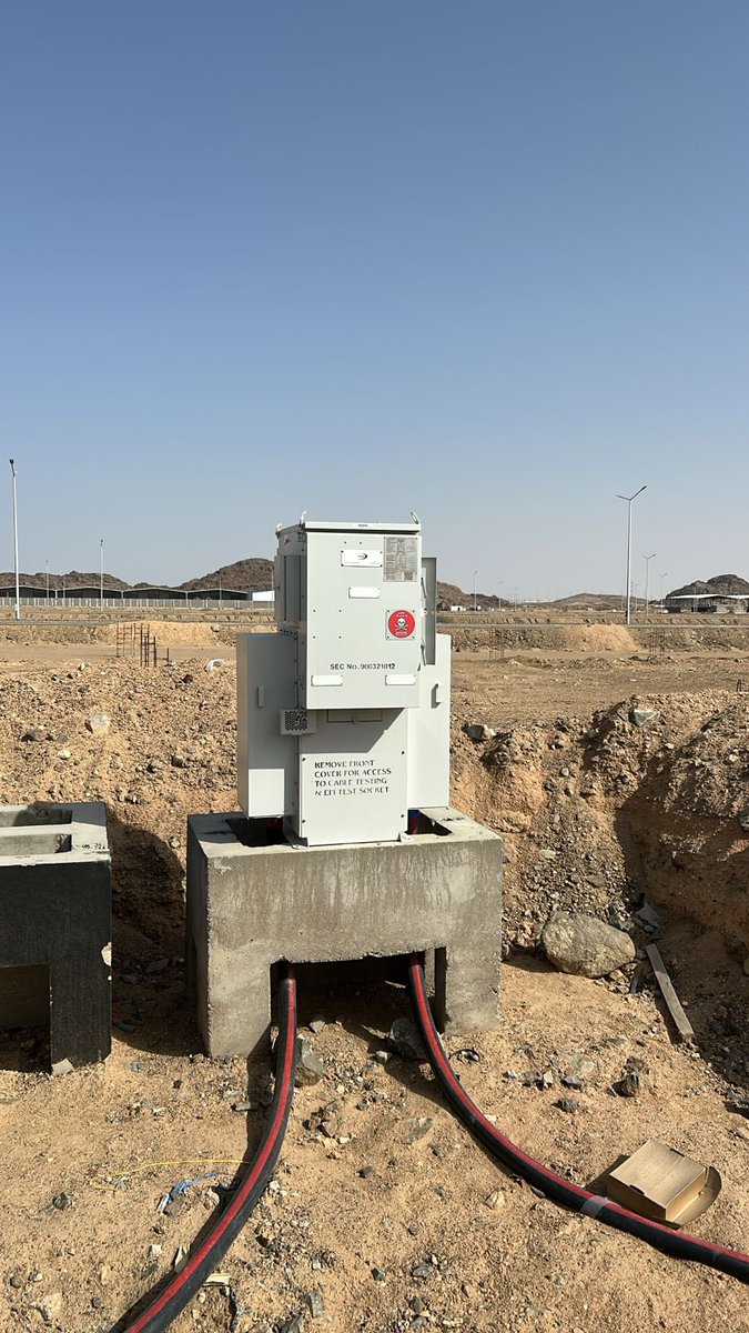 استمرار تنفيذ اعمال التمديدات والتركيبات لكهرباء المنطقة الصناعية بمحافظة رنيه (الواجهة الاقتصادية)
