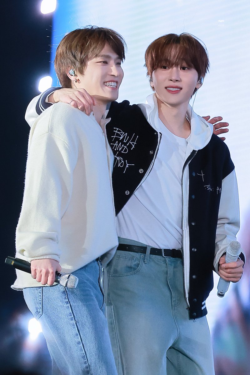 𝑠𝑖𝑔ℎ𝑡 tweet media