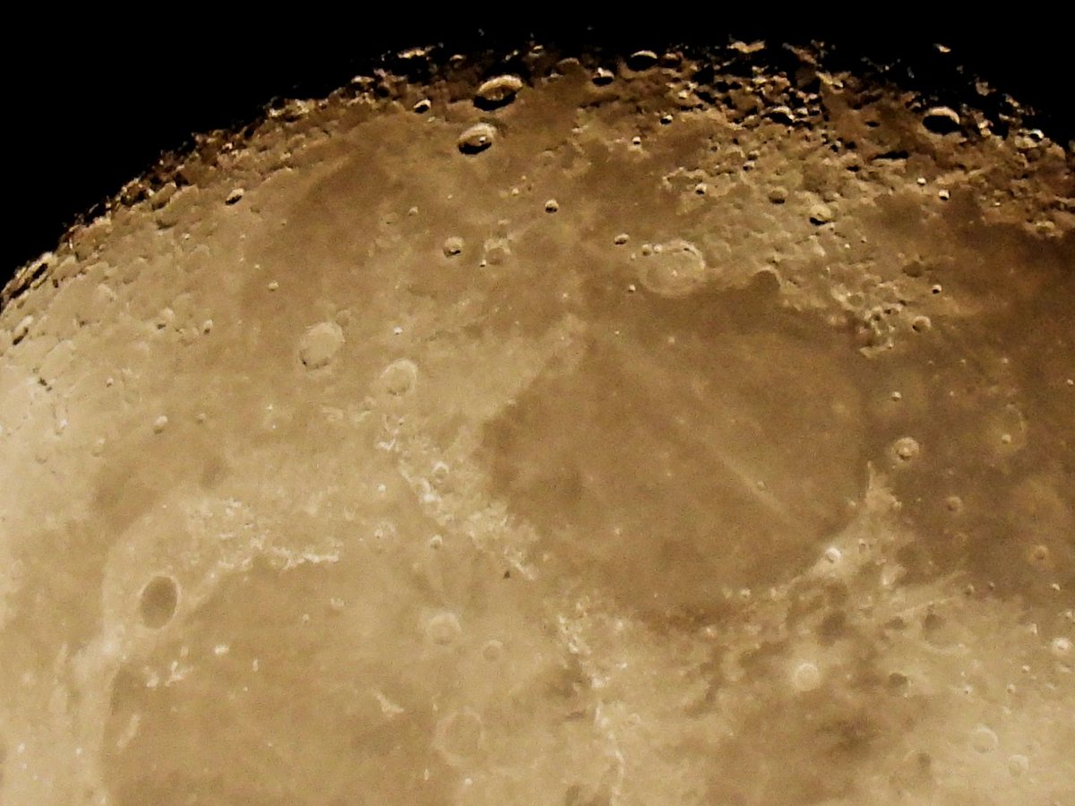 anuradhamathur's tweet image. #MoonHour #Artemis2 #launch #MoonHour 🌛@NASAArtemis #NASA @NatGeo @moon #indiAves @NASA last night shot on #Nikon