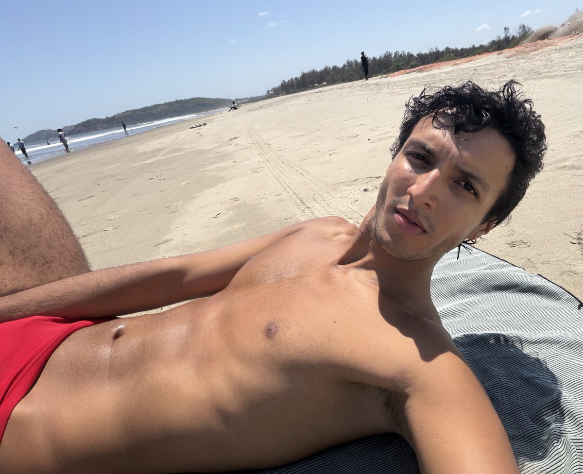 mishallnot's tweet photo. morning by the beach https://t.co/VszLzWuO8m