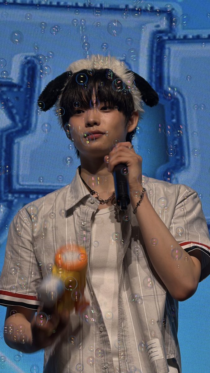 𝜗𝜚 tweet media