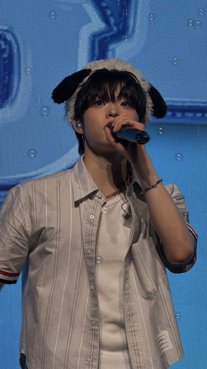 𝜗𝜚 tweet media