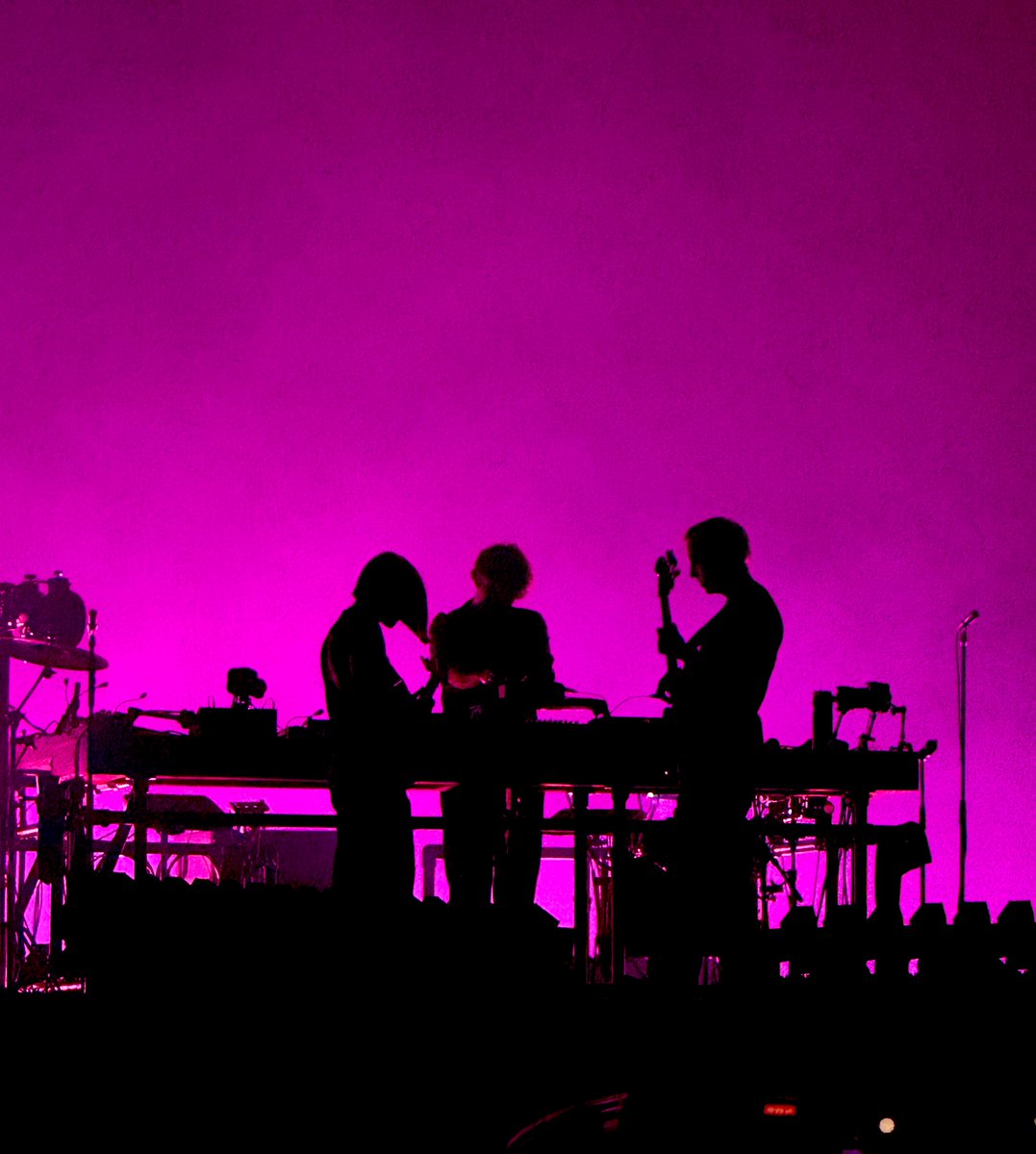 with every beat comes a violent noise (…)