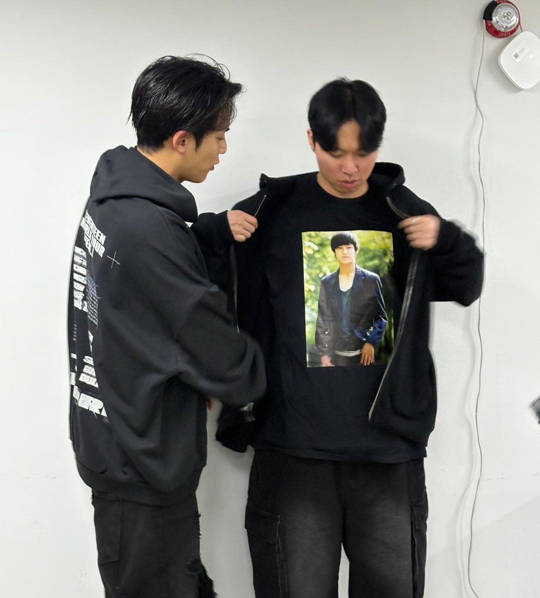 민규 동창들 인스타그램 
저거 중딩졸사잖아 제발 너무 웃겨ㅋㅋㅋㅋㅋㅋㅋㅋㅋㅋㅋㅋㅋㅋㅋㅋㅋㅋㅋㅋㅋ
