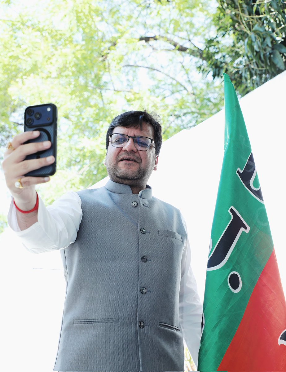 Nitin Agarwal tweet media