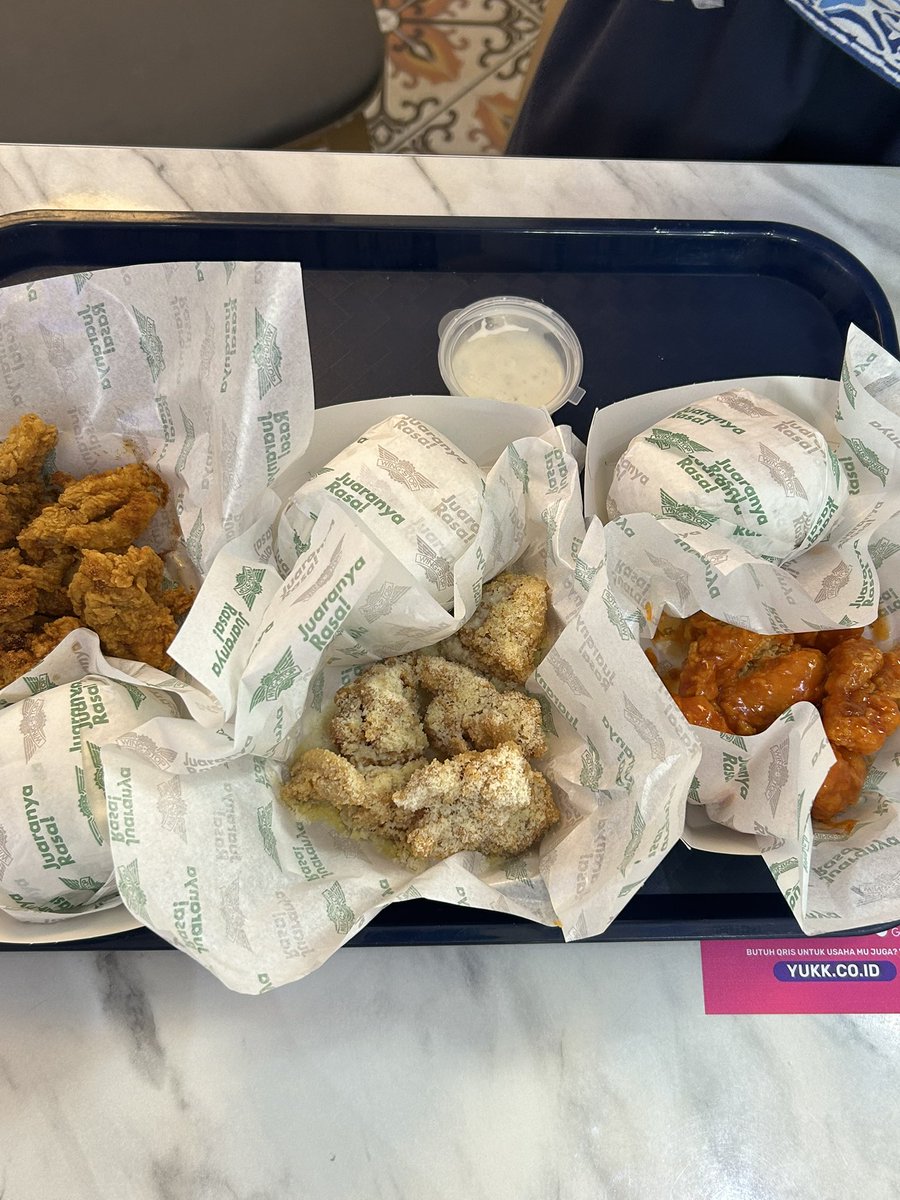 call me Bee 🐝 tweet media